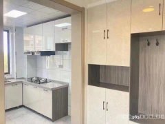 凤凰湖D区，电梯3楼东边户， 全新精装两居室， 仅需39.8